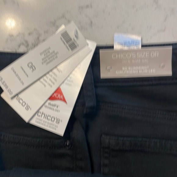 Chico’s Girlfriend so slimming slim leg ankle jeans - Picture 2 of 3